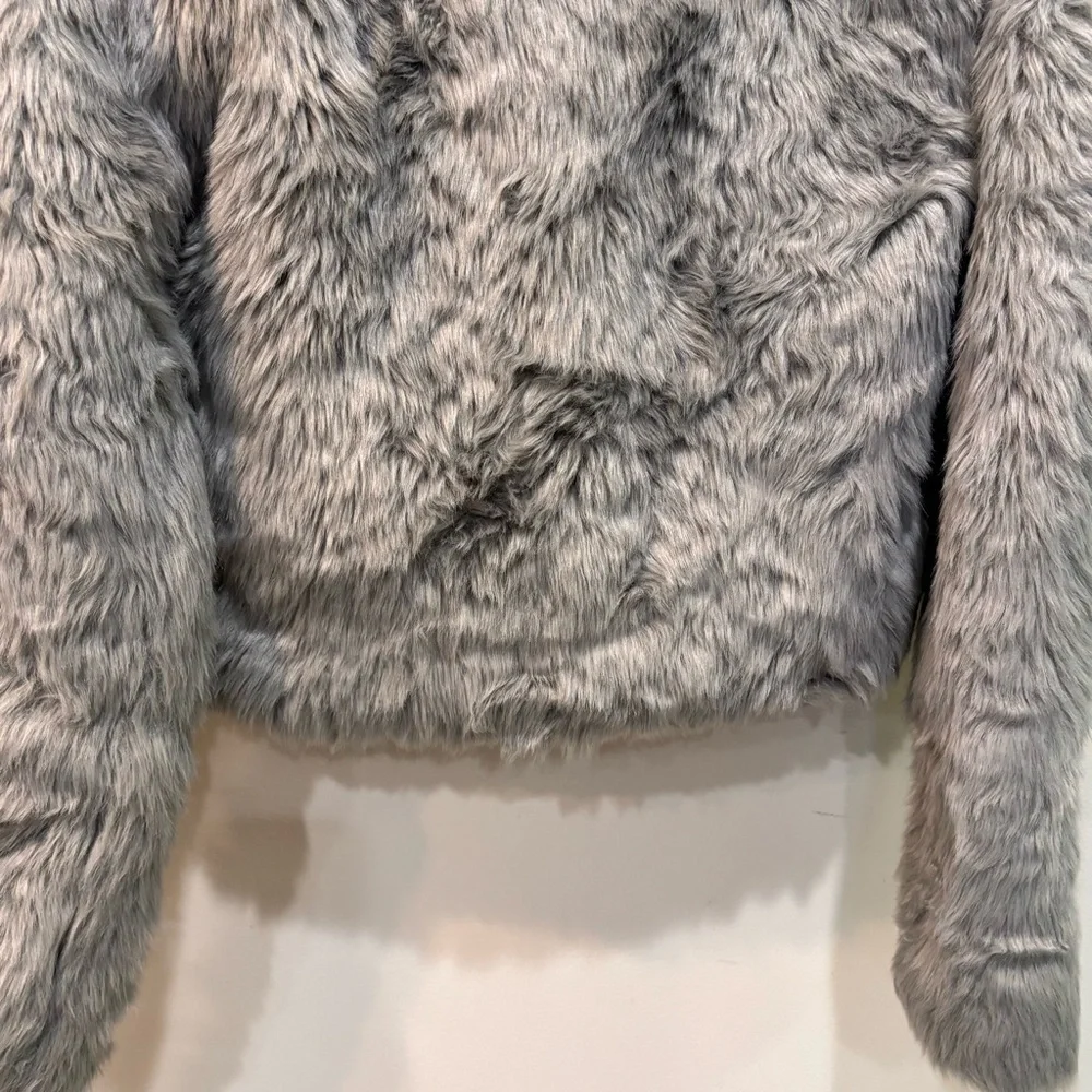 Abercombie & Fitch Faux Fur Zip Up Classic Coat Jacket Women’s Size XS NEW